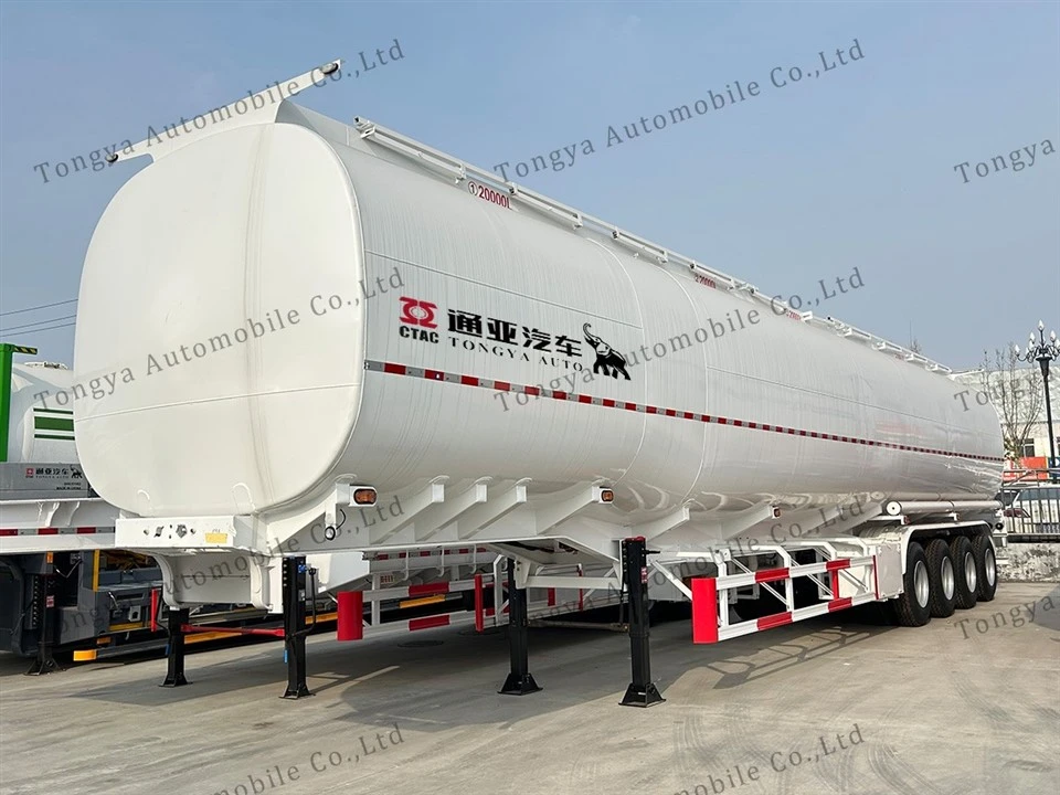 Semiremolc cisterna de combustible de 4 eixos 80000L