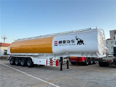 Semiremolc cisterna de combustible de 4 eixos de 54.000 litres