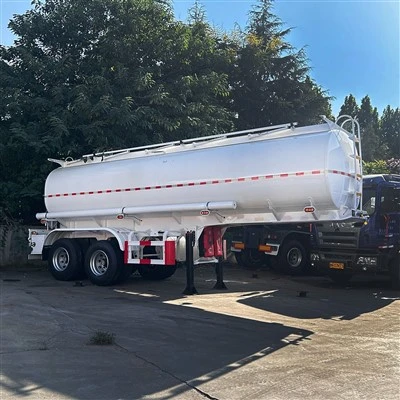 Semiremolc cisterna de combustible de 2 eixos d'alta qualitat Semiremolc cisterna de petroli personalitzat